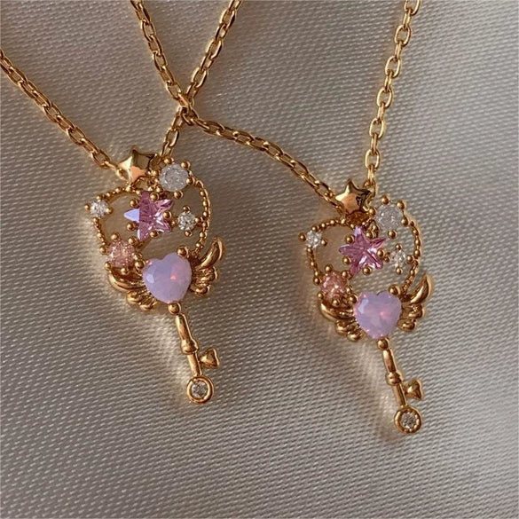 Wholesale Women's Cute Copper Electroplated Ushaped Key Pendant Ochain Necklace