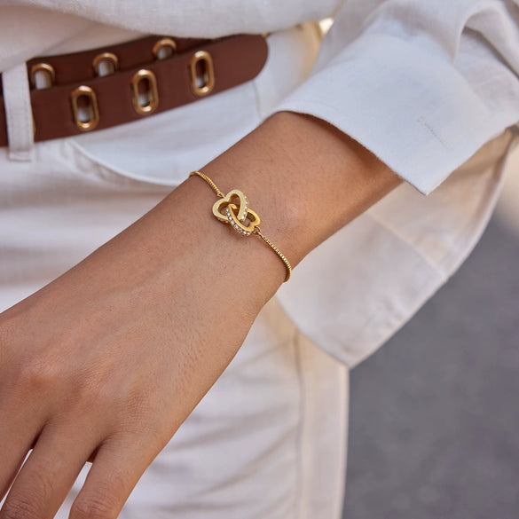 Wholesale Women's Cute Geometric And Heartshaped Electroplated Stainless Steel Bracelet