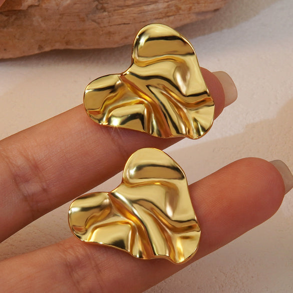 Wholesale Women's Cute Heart Shape Stainless Steel Earrings Electroplated For Autumn And Winter