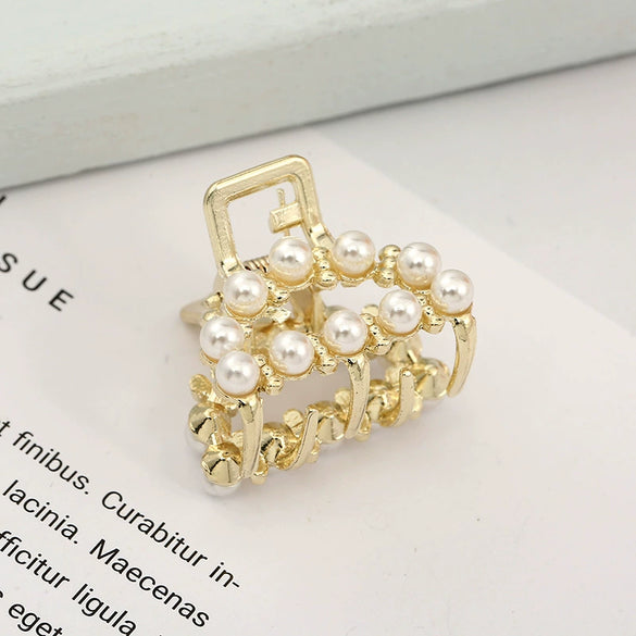 Wholesale Women's Cute Pearl Rhinestone Side Hair Clip Hair Accessories With Electroplating Treatment