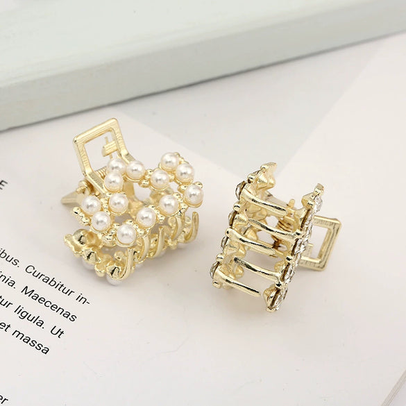 Wholesale Women's Cute Pearl Rhinestone Side Hair Clip Hair Accessories With Electroplating Treatment