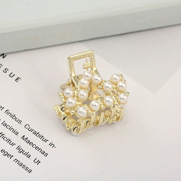 Wholesale Women's Cute Pearl Rhinestone Side Hair Clip Hair Accessories With Electroplating Treatment