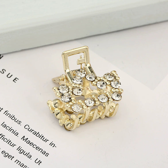 Wholesale Women's Cute Pearl Rhinestone Side Hair Clip Hair Accessories With Electroplating Treatment