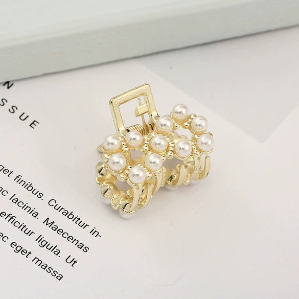Wholesale Women's Cute Pearl Rhinestone Side Hair Clip Hair Accessories With Electroplating Treatment