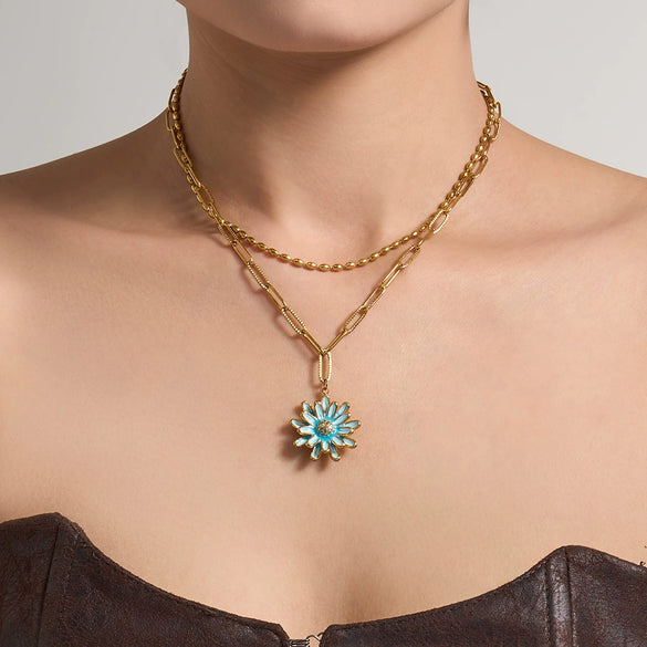 Wholesale Women's Doublelayered Collarbone Chain Necklace With Oildrip Daisy Flower And Geometric Pendant Stainless Steel 18K Gold Plated Light Luxury Style