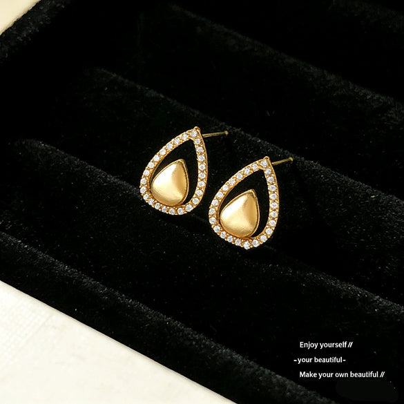 Wholesale Women's Dropshaped Diamondinlaid Copper Hollow Earrings With Minimalist Design