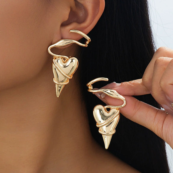 Wholesale Women's Electroplated Alloy Heart And Flower Shaped Ear Accessories