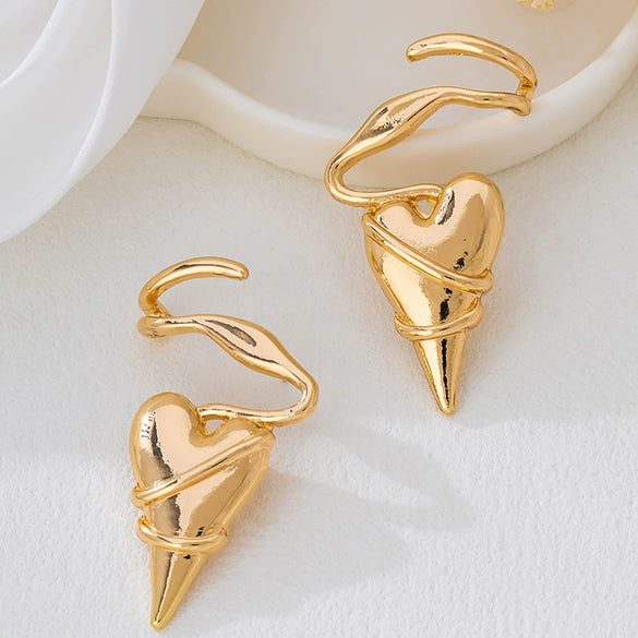 Wholesale Women's Electroplated Alloy Heart And Flower Shaped Ear Accessories