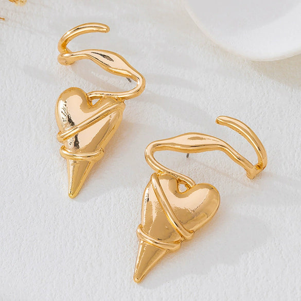 Wholesale Women's Electroplated Alloy Heart And Flower Shaped Ear Accessories