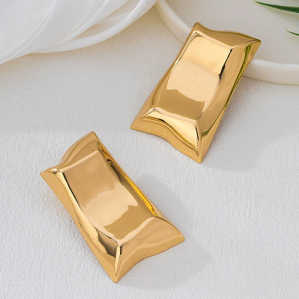 Wholesale Women's Electroplated Alloy Stainless Steel Flower Geometric Earrings Accessories