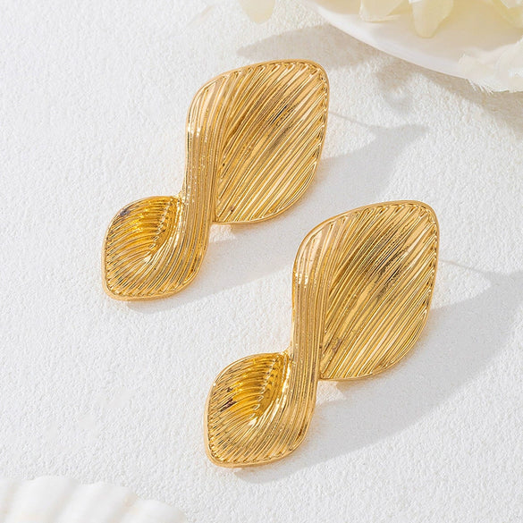 Wholesale Women's Electroplated Geometric Alloy Earrings Set In Light Luxury Style