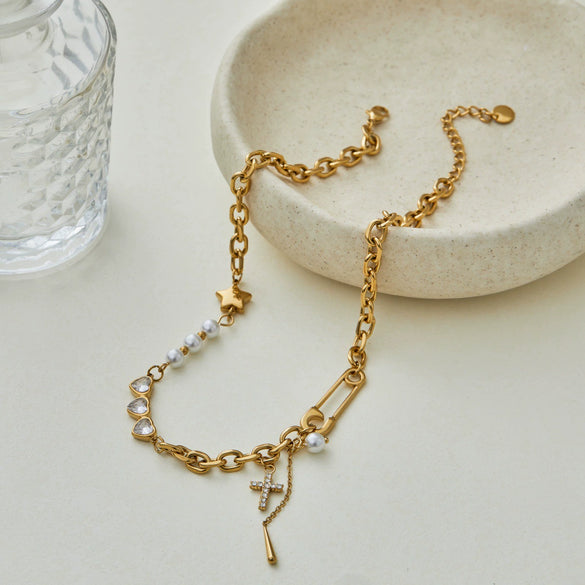 Wholesale Women's Electroplated Geometric Stainless Steel And 18K Gold Paperclip Clavicle Necklace For Office Ladies
