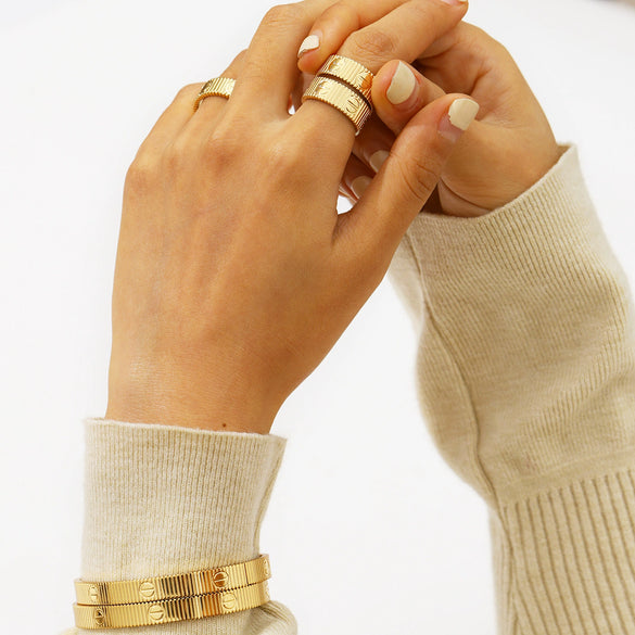 Wholesale Women's Electroplated 18K Gold Geometric Stainless Steel Bracelet Ring Accessories