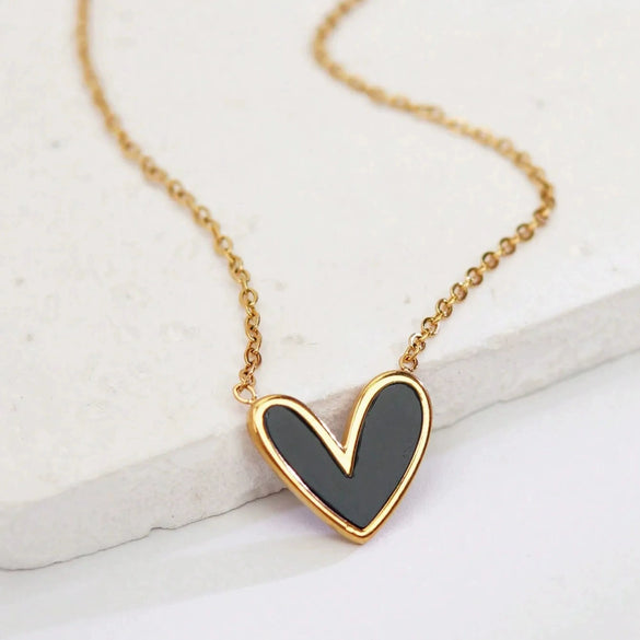 Wholesale Women's Electroplated Stainless Steel Heartshaped Ochain Necklace Light Luxury Jewelry
