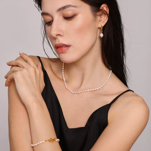 Wholesale Women's Elegant Freshwater Pearl And 316L Stainless Steel Jewelry Set With Electroplating Necklace Bracelet Earrings