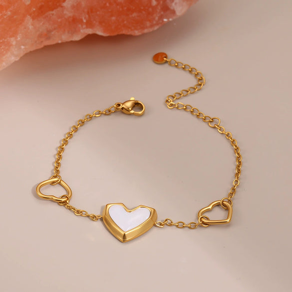 Wholesale Women's Elegant Geometric Heartshaped Butterfly Pendant Bracelet In Stainless Steel And 18K Gold With Electroplating
