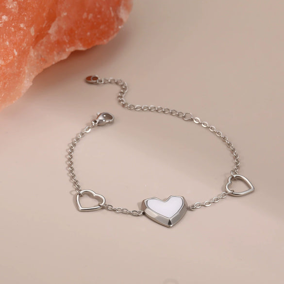 Wholesale Women's Elegant Geometric Heartshaped Butterfly Pendant Bracelet In Stainless Steel And 18K Gold With Electroplating