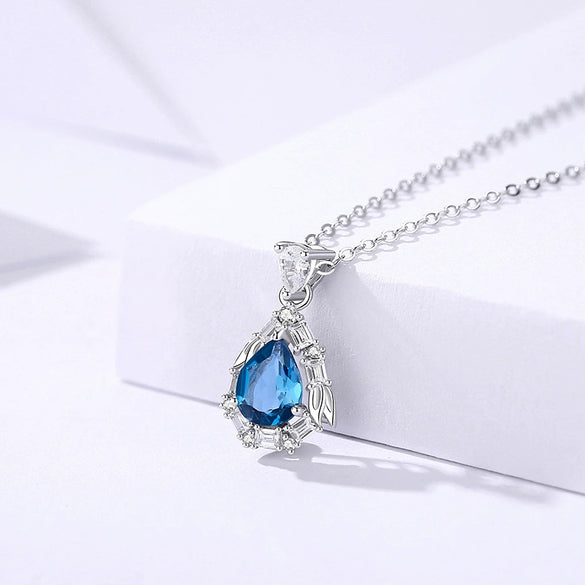 Wholesale Women's Elegant Geometric Inlay S925 Sterling Silver Drop Topaz Clavicle Necklace