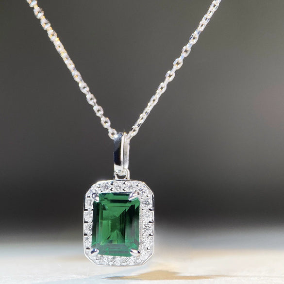 Wholesale Women's Elegant Geometric Rectangle 925 Sterling Silver Emerald Zircon Pendant Necklace With Ochain And Electroplating Treatment