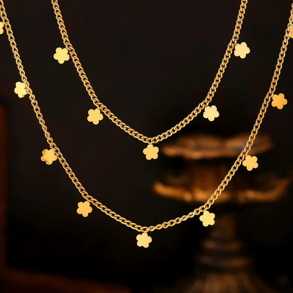 Wholesale Women's Elegant Light Luxury Style Peach Blossom Pendant Clavicle Necklace Titanium Steel Electroplated 18K Gold