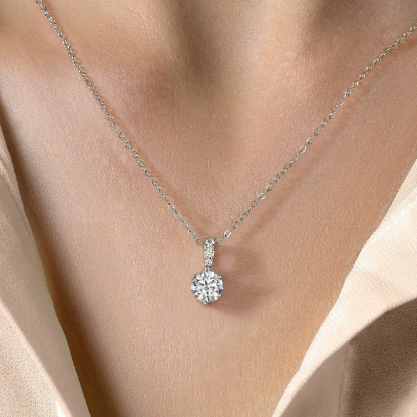 Wholesale Women's Elegant Simple Threeclaw Moissanite Pendant Clavicle Chain In 925 Silver With Electroplating Treatment