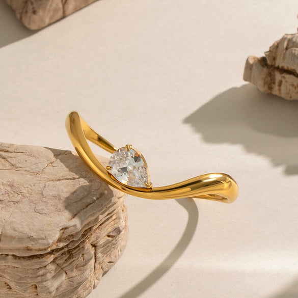Wholesale Women's Elegant White Zircon Wave Open Bracelet In 18K Gold Plated Stainless Steel With Modern Geometric Style