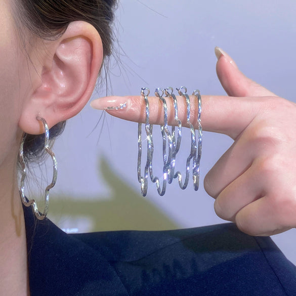 Wholesale Women's Exaggerated Geometric Metal Circle Earrings With Electroplating Design