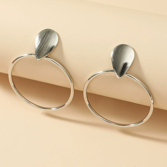 Wholesale Women's Exaggerated Geometric Metal Circle Earrings With Electroplating Design