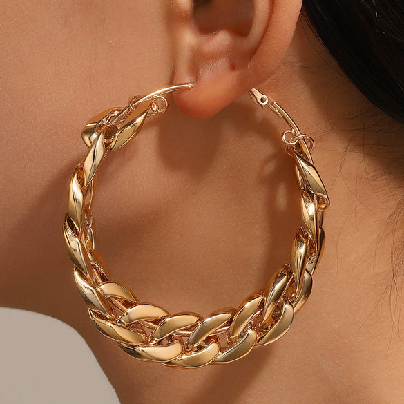 Wholesale Women's Exaggerated Geometric Metal Circle Earrings With Electroplating Design