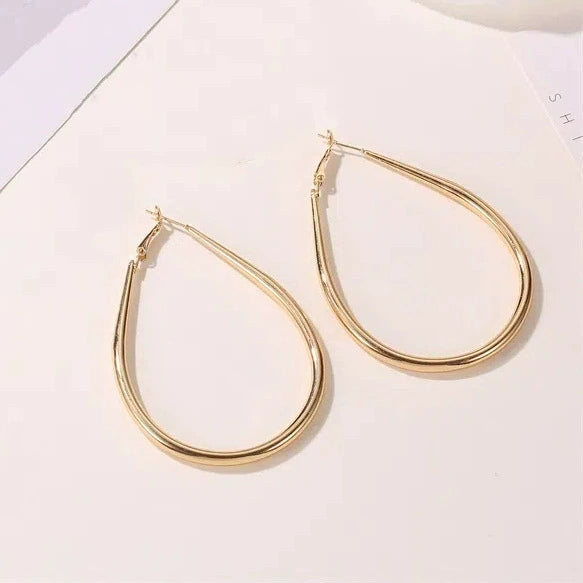 Wholesale Women's Exaggerated Geometric Metal Circle Earrings With Electroplating Design