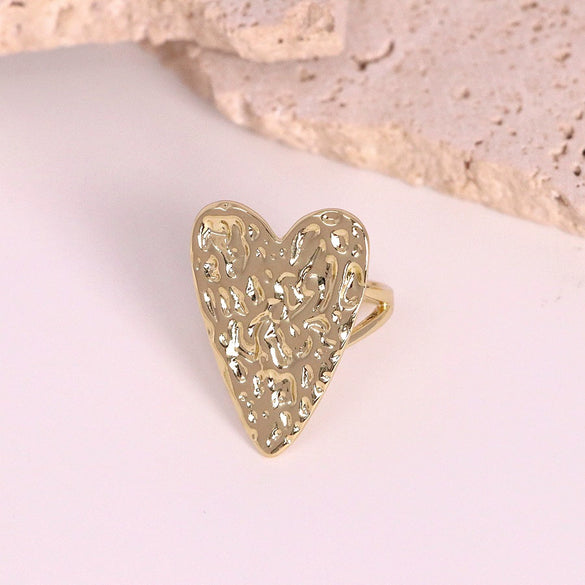 Wholesale Women's Exaggerated Heartshaped Copper Ring With Electroplating