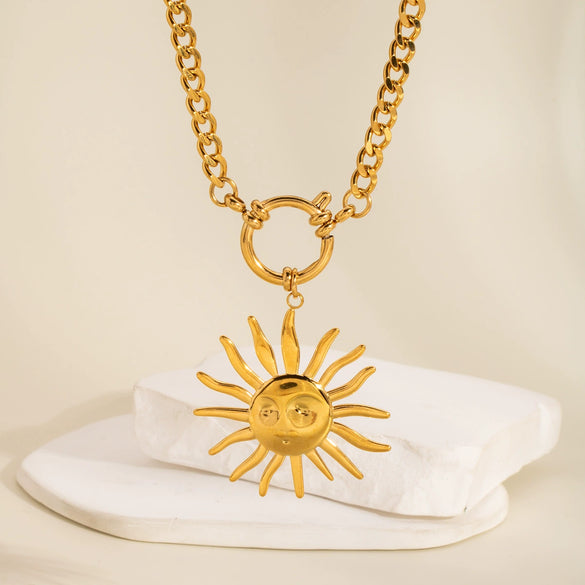 Wholesale Women's Exaggerated Light Luxury Niche Design Sun Pendant Necklace With Cuban Chain And Spring Buckle Titanium Steel Stainless Steel Pvd Furnace Vacuum Real Gold Plating