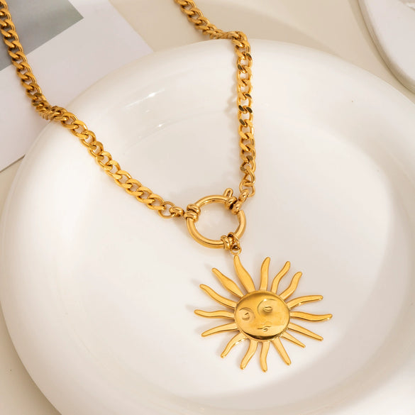 Wholesale Women's Exaggerated Light Luxury Niche Design Sun Pendant Necklace With Cuban Chain And Spring Buckle Titanium Steel Stainless Steel Pvd Furnace Vacuum Real Gold Plating