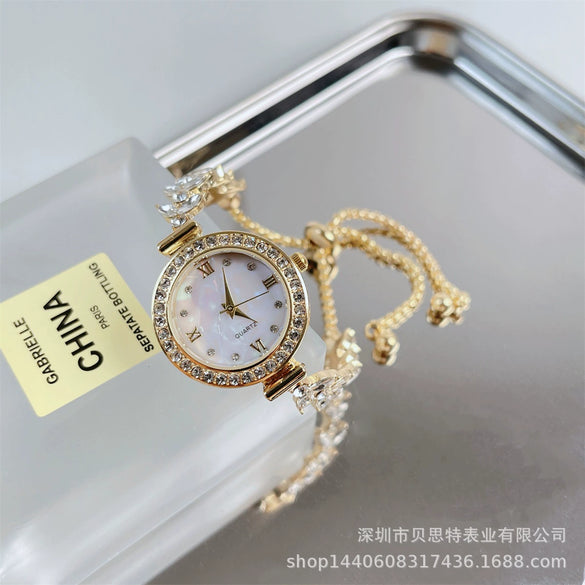 Wholesale Women's Fashion Alloy Bracelet Quartz Watch With Round Dial And Mermaid Style