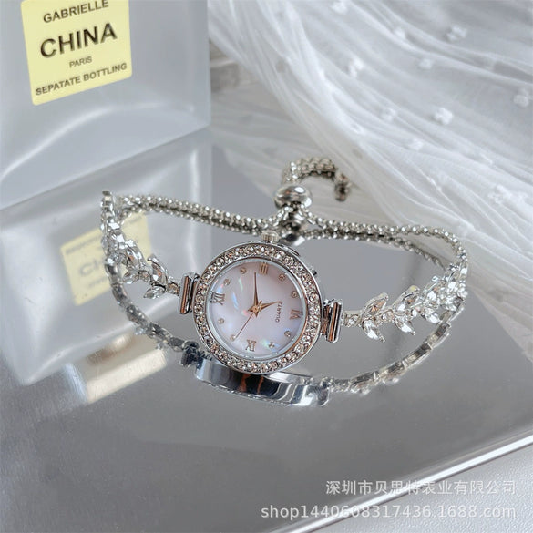 Wholesale Women's Fashion Alloy Bracelet Quartz Watch With Round Dial And Mermaid Style
