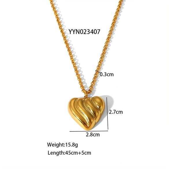 Wholesale Women's Fashion Clavicle Chain With Butterfly Pendant Titanium Steel And Stainless Steel Geometric And Animal Pattern Pvd Furnace Real Gold Electroplating