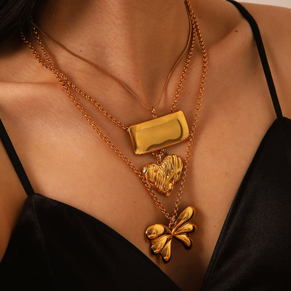 Wholesale Women's Fashion Clavicle Chain With Butterfly Pendant Titanium Steel And Stainless Steel Geometric And Animal Pattern Pvd Furnace Real Gold Electroplating