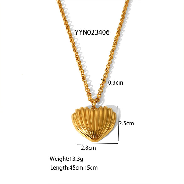 Wholesale Women's Fashion Clavicle Chain With Butterfly Pendant Titanium Steel And Stainless Steel Geometric And Animal Pattern Pvd Furnace Real Gold Electroplating