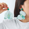 Wholesale Women's Fashion Flower Shape Zinc Alloy Electroplated Earrings