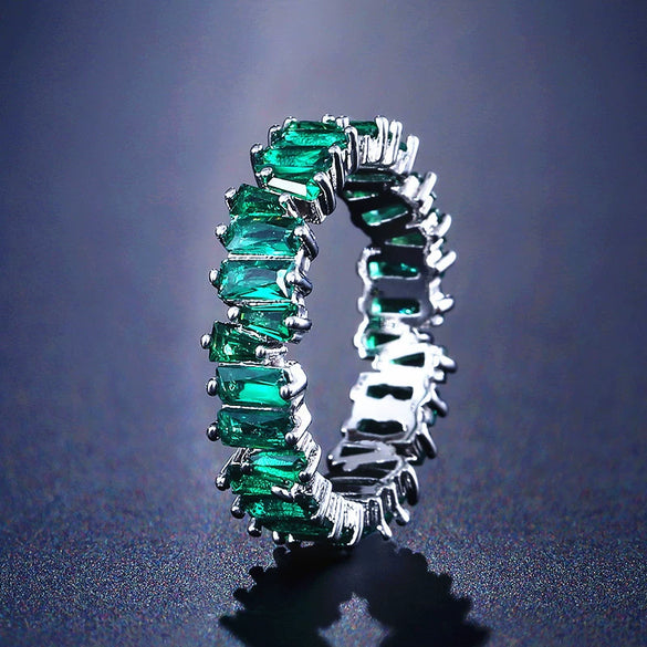 Wholesale Women's Fashion Geometric Copper Ring With Microinlaid Zircon