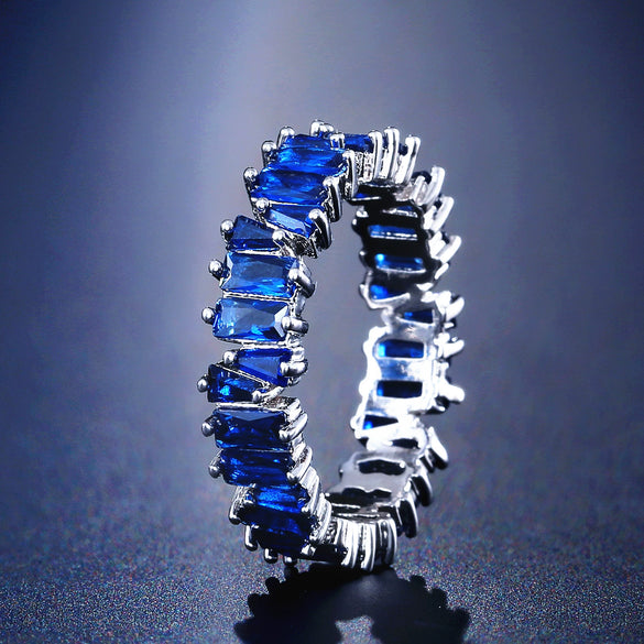 Wholesale Women's Fashion Geometric Copper Ring With Microinlaid Zircon