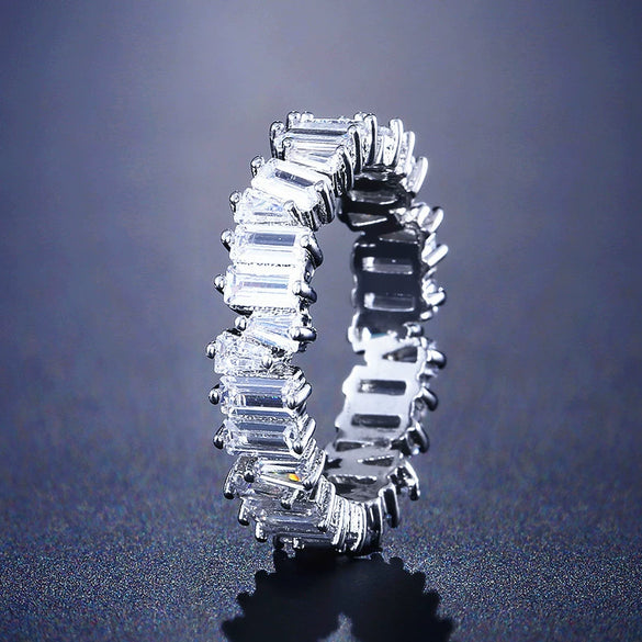 Wholesale Women's Fashion Geometric Copper Ring With Microinlaid Zircon