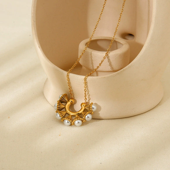 Wholesale Women's Fashion Geometric Drop Shape Hollow Fanshaped Pendant Stainless Steel And Titanium Steel Necklace With 18K Gold Plated Oshaped Chain