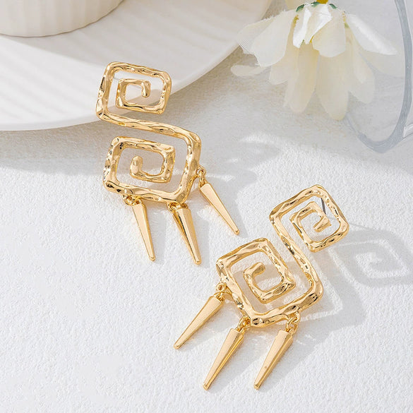 Wholesale Women's Fashion Geometric Spiral Pattern Alloy And Stainless Steel Electroplated Earrings