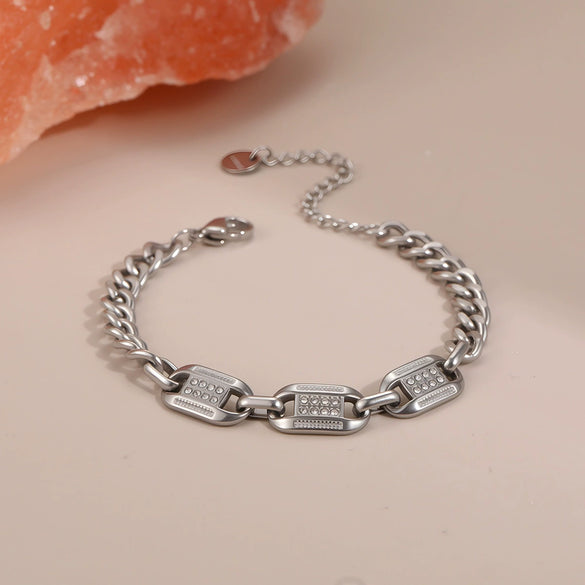 Wholesale Women's Fashion Geometric Stainless Steel 18K Electroplated Bracelet Hand Jewelry