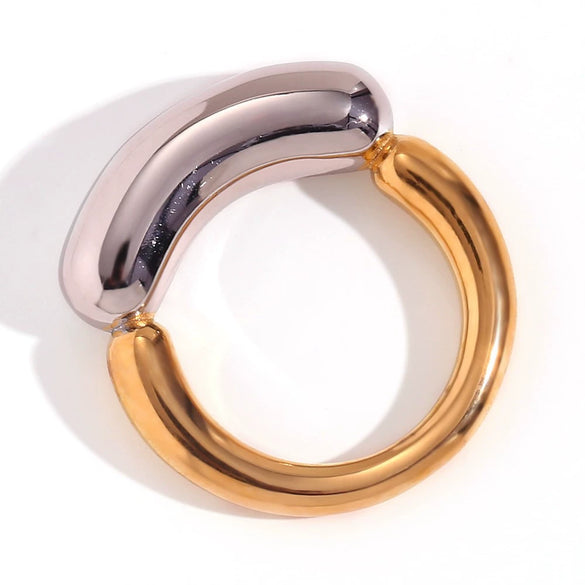 Wholesale Women's Fashion Gold Earrings Bracelet And Ring Set Stainless Steel 18K Gold Plated Geometric Pattern