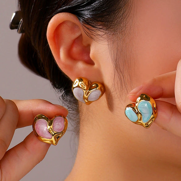 Wholesale Women's Fashion Heart Shaped Drop Oil Earrings In Stainless Steel With 18K Vacuum Plating In Furnace