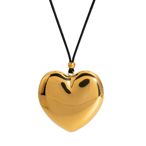 Wholesale Women's Fashion Hollow Love Peach Heart Pendant Necklace In Stainless Steel With Pvd Furnace Vacuum Real Gold Plating