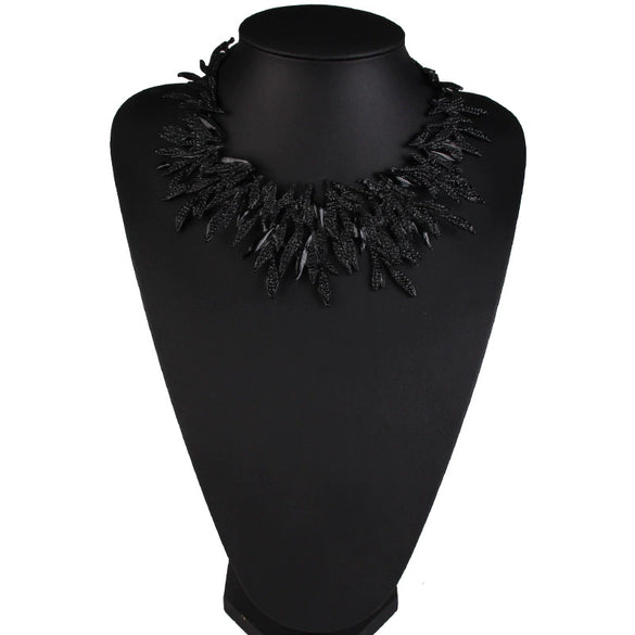 Wholesale Women's Fashion Jewelry Alloy Water Wave Chain With Geometric Pattern And Baking Paint Treatment