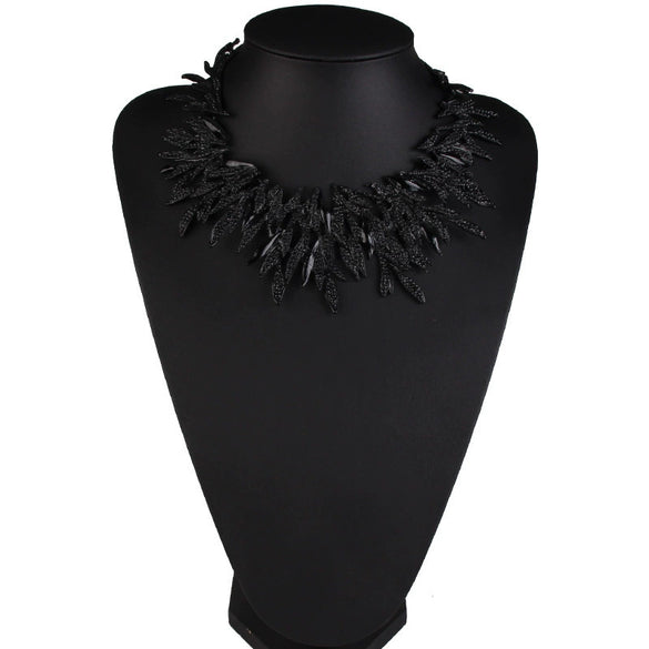 Wholesale Women's Fashion Jewelry Alloy Water Wave Chain With Geometric Pattern And Baking Paint Treatment
